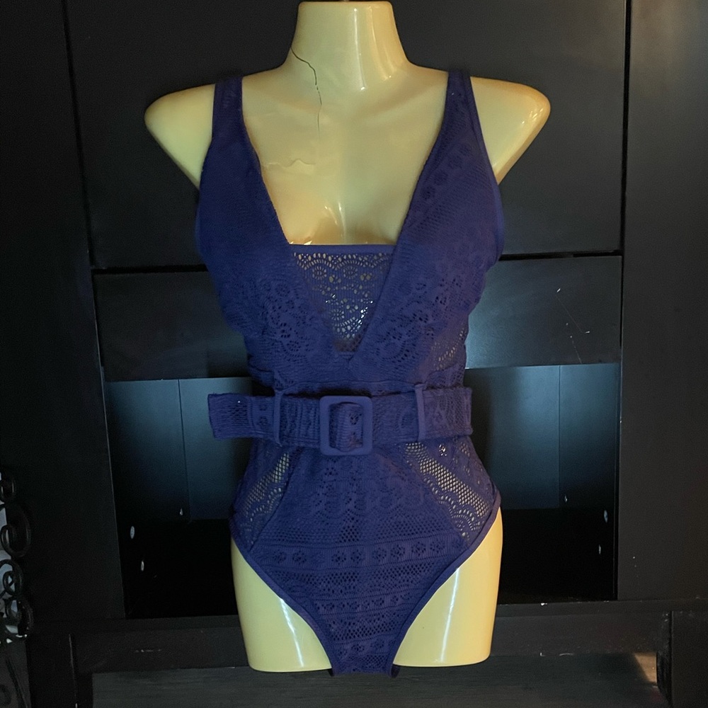 NWT BECCA by Rebecca Virtue 1 pc swim suit Size M